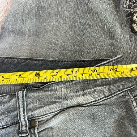 TORRID Ankle Skinny Embroidered Jeans 26R - Picture 5 of 8